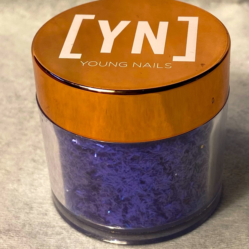 ❌️sold❌️ young nails thorn glitter “bounce house